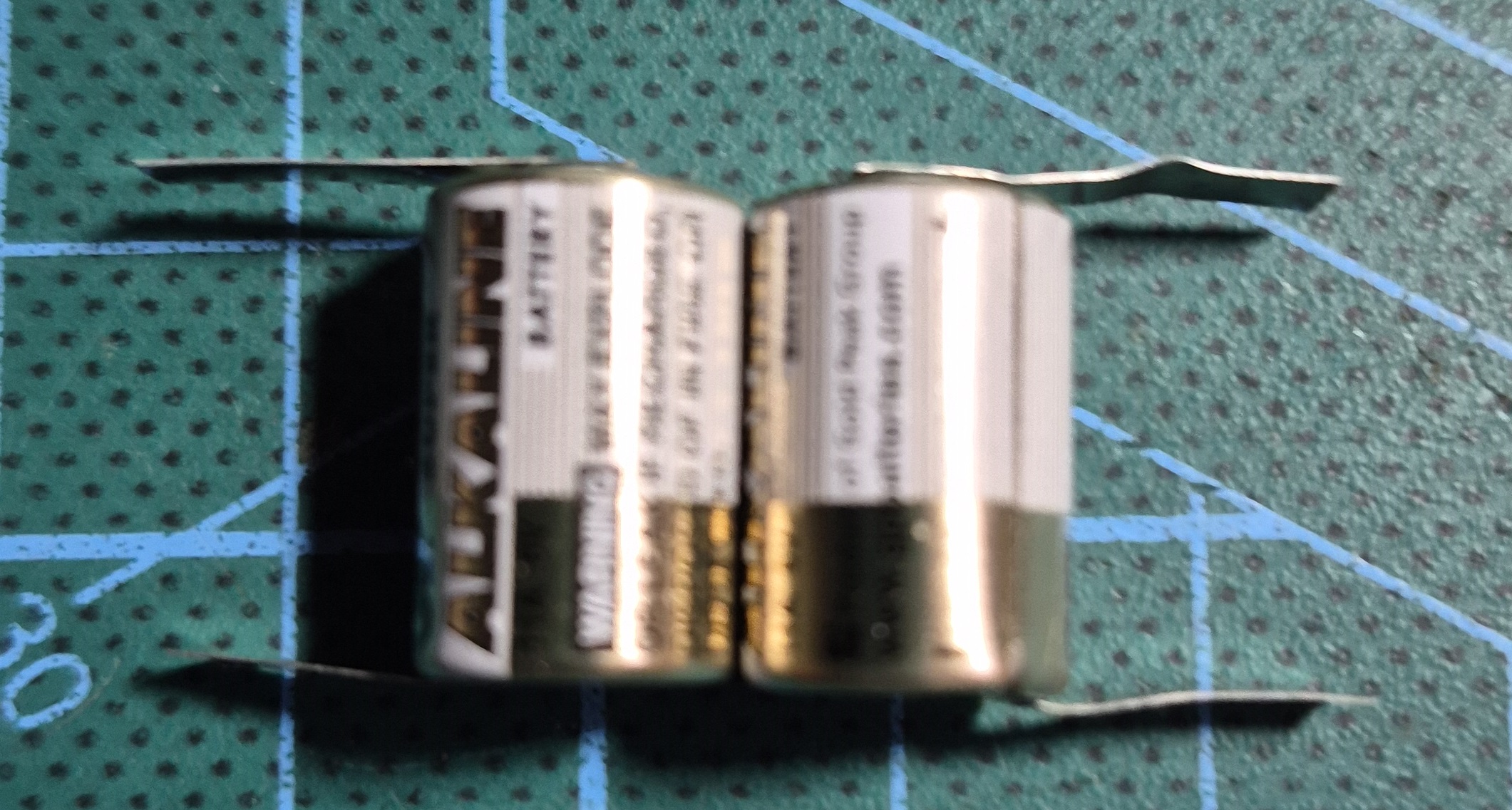 Mini baterija vrste 11A, L1016, 6V s spajkalnimi priključki